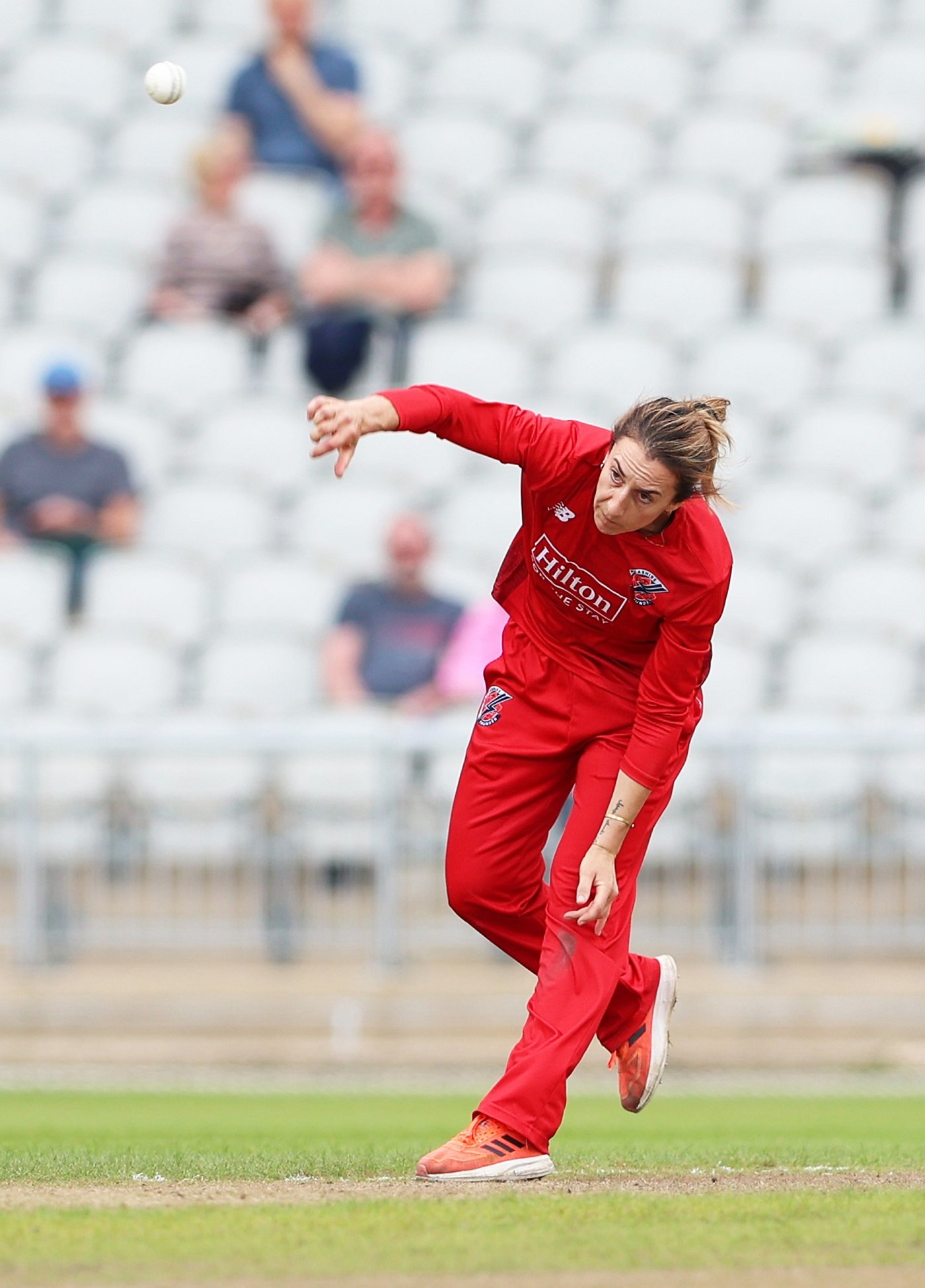 Morris mows through Essex to lift struggling Lancashire