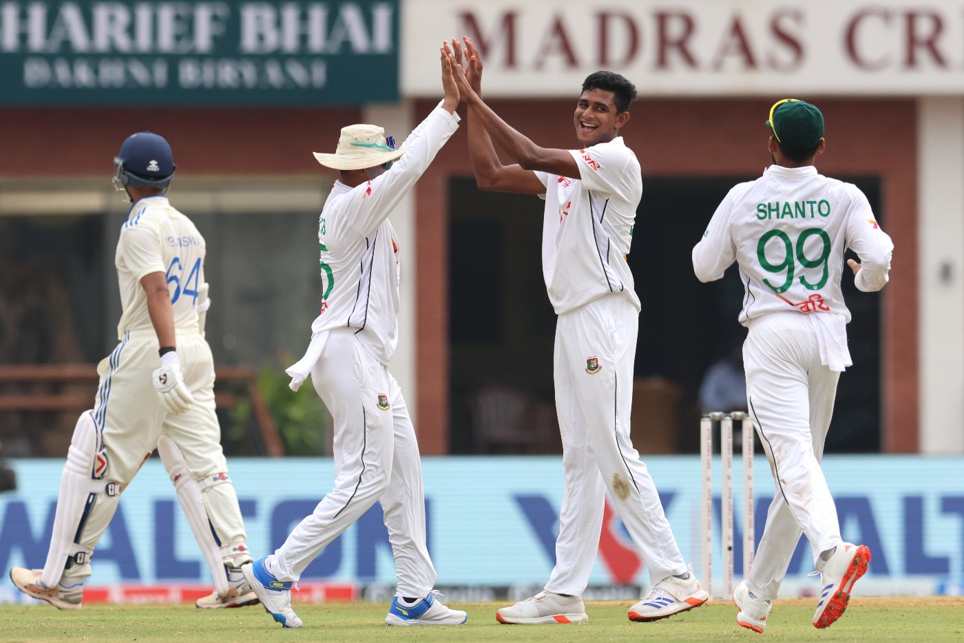 Fast bowling riches in focus as Bangladesh and Pakistan switch to Test mode