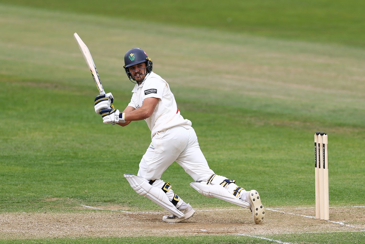 Kellaway century steers Glamorgan before Warwickshire fight back