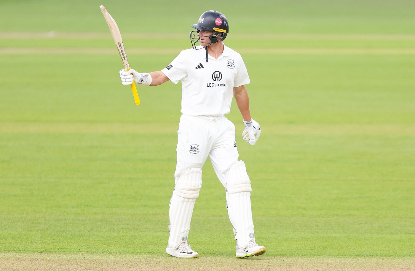 James Taylor six-for limits Gloucestershire after Ben Charlesworth 85