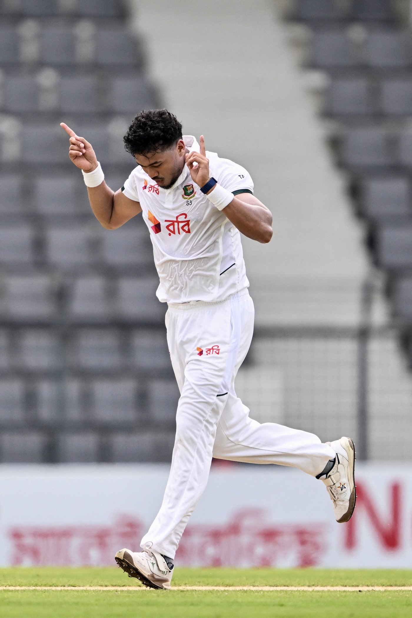 Babar scraps after Taskin and Mehidy leave Pakistan in deep trouble