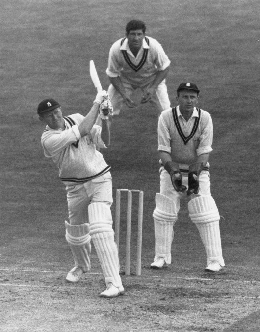 MJK Smith, former England and Warwickshire captain, dies aged 92