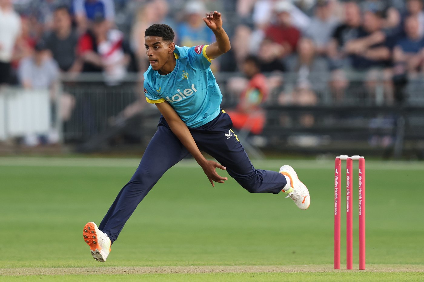 Jansen, de Lange make mincemeat of Warwickshire