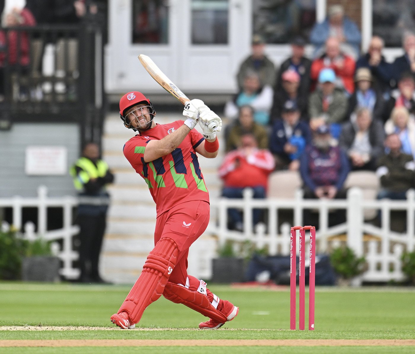 Glamorgan blast 41 off last 11 balls to upstage Livingstone fireworks