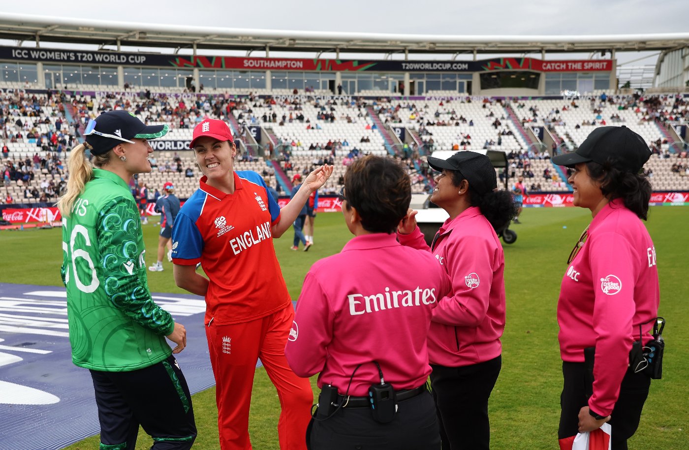 Unchanged England bowl, Little replaces Canning for Ireland