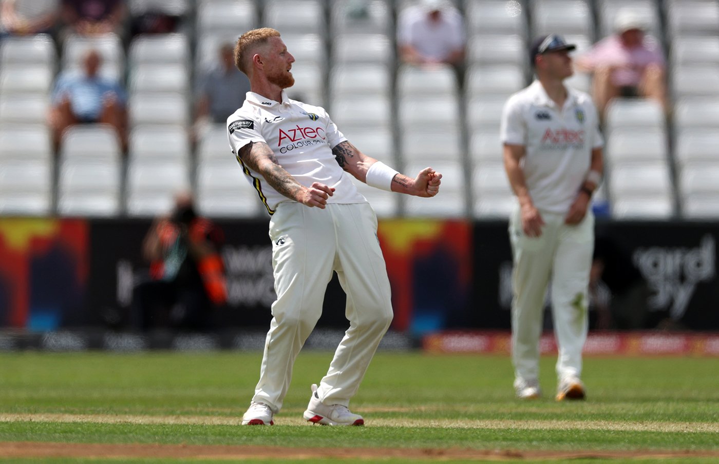 Vasconcelos 181* the star turn as Stokes takes stage for Durham