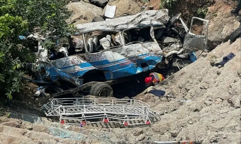 Four killed as bus carrying wedding party plunges into ditch in Sukkur