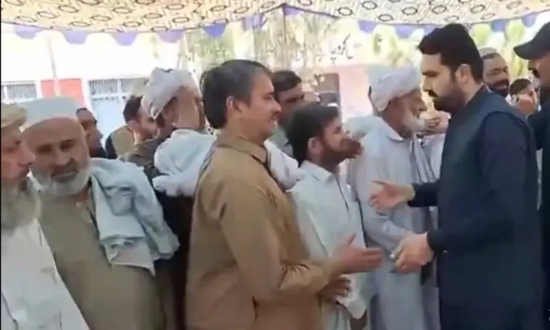 KP CM Afridi decries decisions made behind closed doors during visit to Bannu