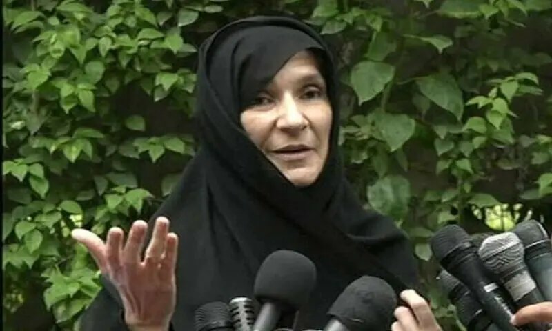 Imran’s sister urges SC to order his hospitalisation