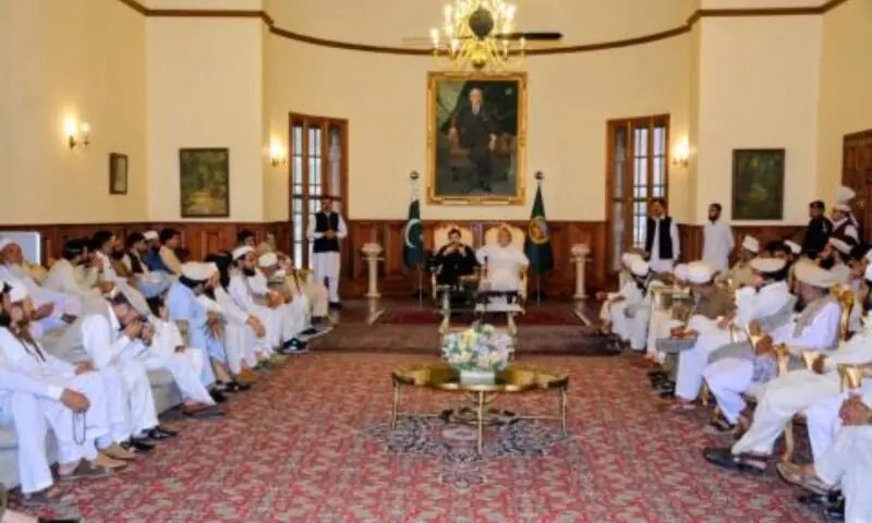 Kundi promises dignified return of displaced Tirah families