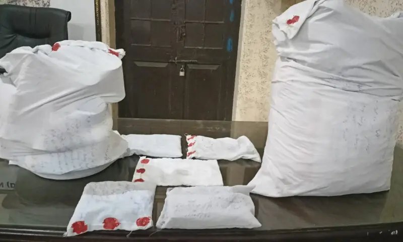 Karachi police arrest 'most-wanted' female drug lord