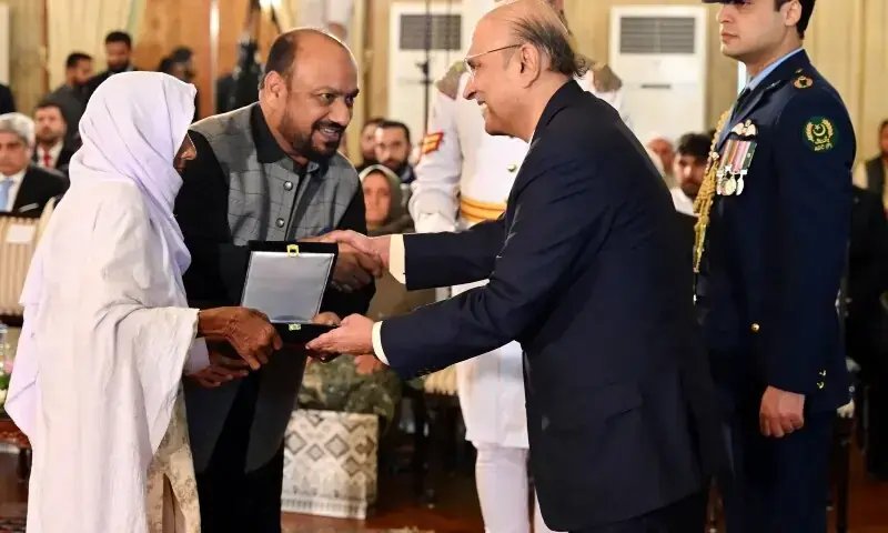 Man who sacrificed life thwarting suicide attack posthumously awarded Sitata-i-Shujaat