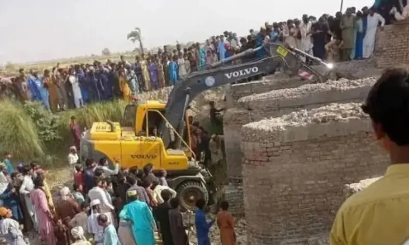 3 labourers killed after collapse of bridge in Kandhkot