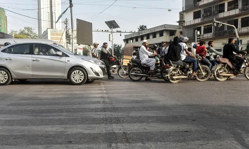 E-challan system yet to bring order on Karachi’s roads