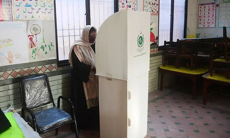 Proposal to raise voting age to 25 finds few takers
