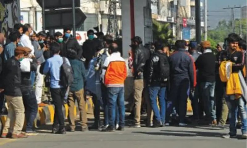 Over 200 protesting metro bus employees demand salaries in Rawalpindi