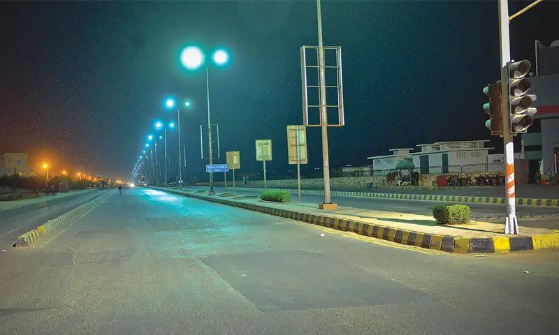 Driver of vehicle involved in fatal hit-and-run on Karachi’s Sea View road remains at large