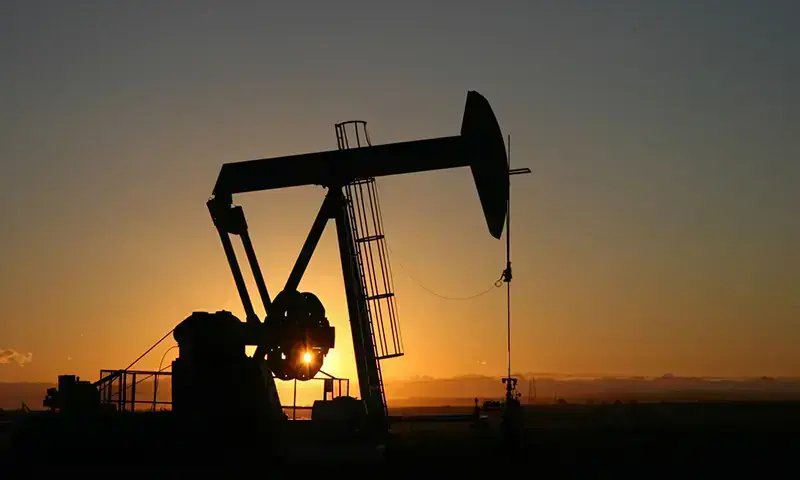 Oil prices plunge 6pc on Middle East peace talks