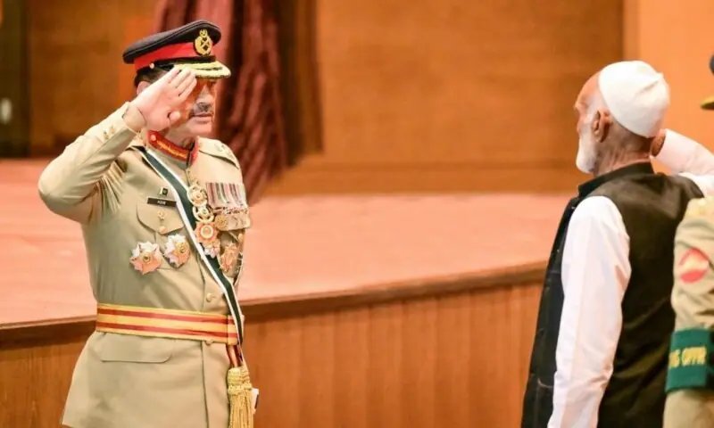 Fight against terrorism will continue with 'full national resolve', asserts CDF Munir