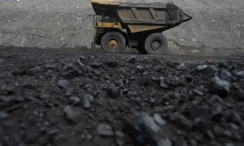 Trucks carrying coal from Harnai torched on highway