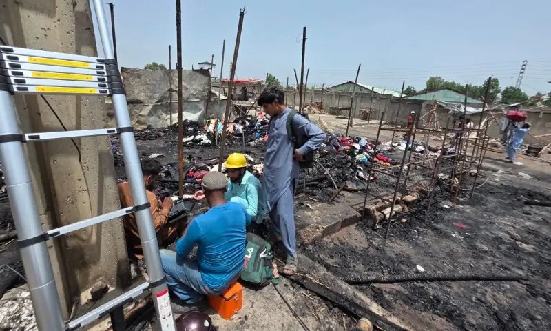Dozens of kiosks gutted in Rawat market