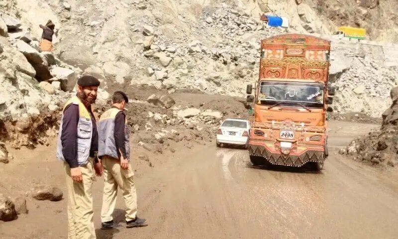 Kohistan people end Karakoram Highway blockade as admin promises to energise grid station