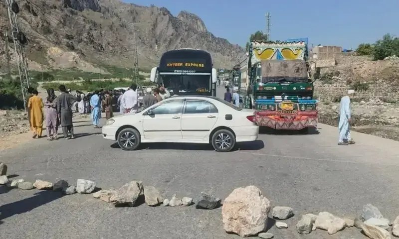 Power protesters block Charsadda road