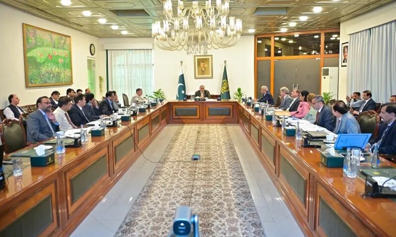 Dar-led committee decides to extend closing time for standalone grocery, kiryana stores to 10pm