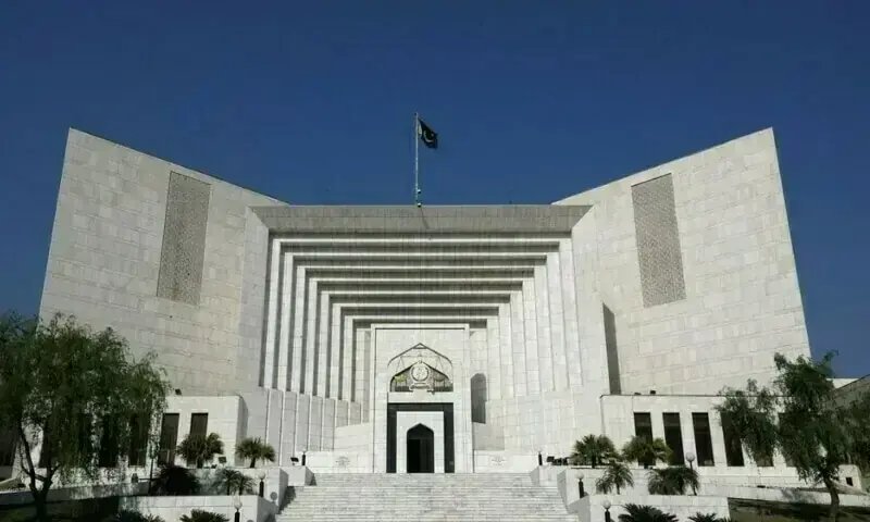 SC sets aside order closing Imran’s right to defence in Rs10bn defamation suit by PM Shehbaz