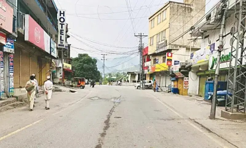 AJK remains shut for third straight day amid ongoing protests