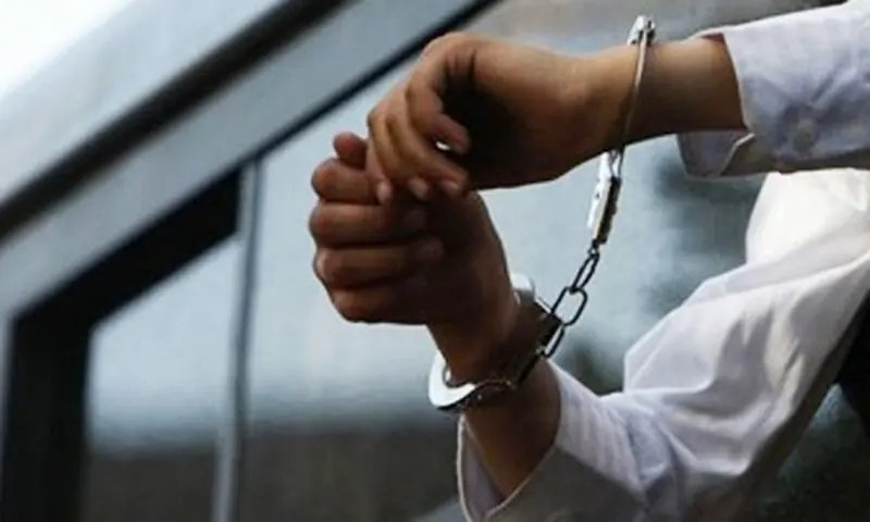 11 arrested in Karachi for slogans, flags supporting MQM founder Altaf Hussain