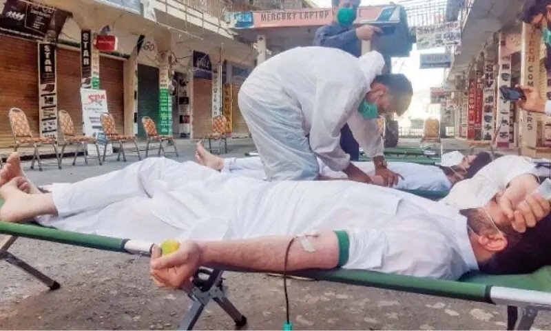 Pakistan faces annual deficit of 2.3 million blood donations: WHO