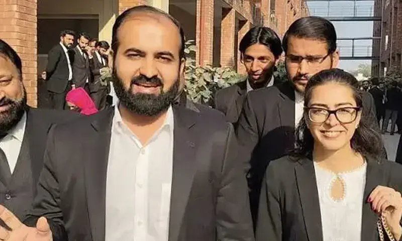 Lawyers Imaan Mazari, Hadi Chattha awarded prestigious human rights prize for advocacy work
