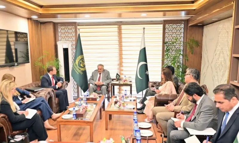 UK announces £8m for anti-illegal migration efforts with Pakistan