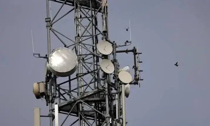 Lawmakers defer 'exploitative’ telecom bill, reject clause letting telcos use public land without fee