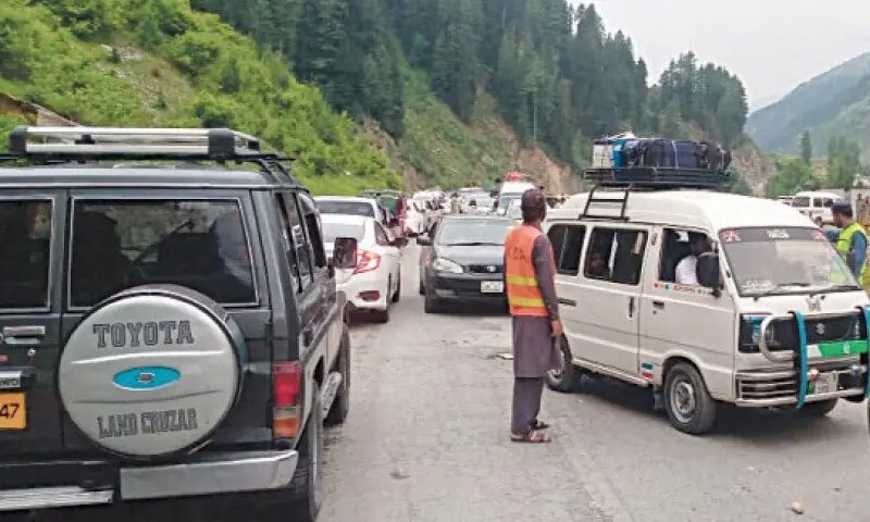 Woman tourist dies in Kaghan road accident