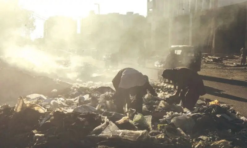 Breathing in Karachi comes with a warning  as air quality deteriorates
