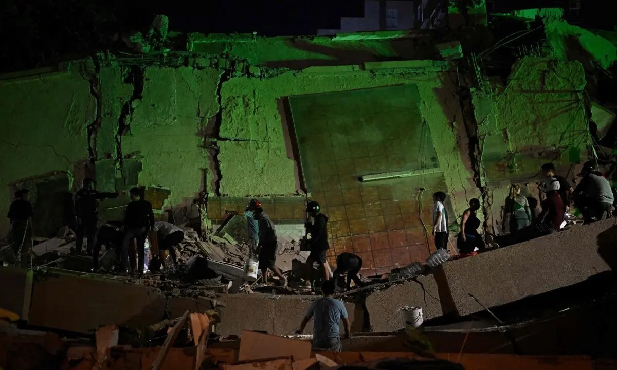 In pictures: Widespread destruction after back-to-back earthquakes in Venezuela
