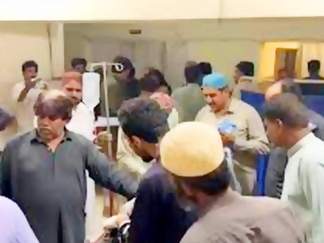 Grenade attack wounds policemen, civilians in Nasirabad