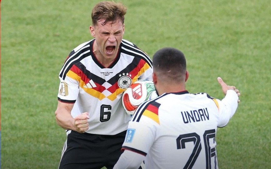 Germany reach World Cup last 32