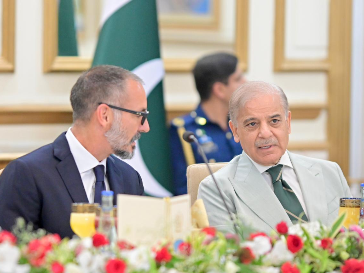 PM Shehbaz urges AKDN to expand partnership with Pakistan in meeting with Aga Khan