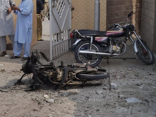 Two cops martyred in DG Khan suicide attack