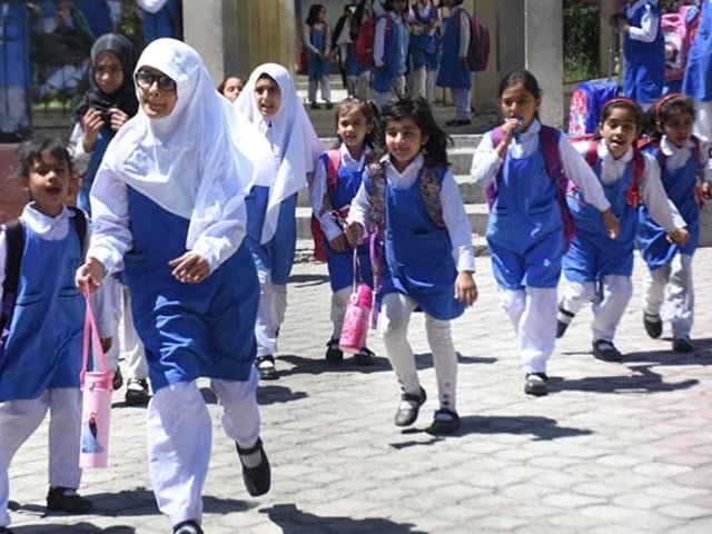 Private schools reject vacation schedule