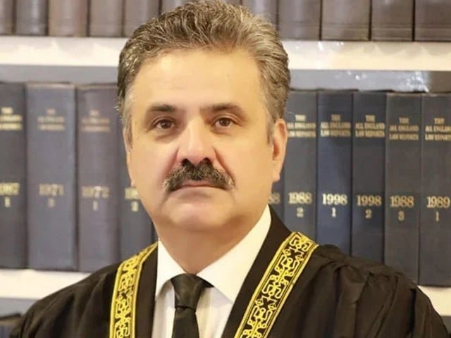 SJC decides to amend judges' code of conduct
