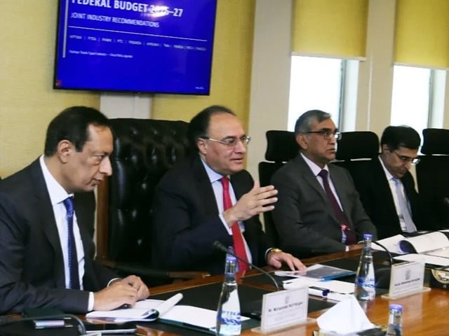 Textile sector presents budget proposals