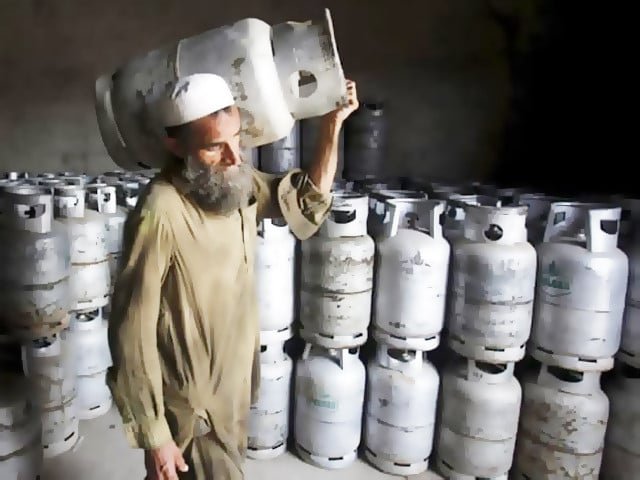 Peshawar LPG prices surge amid gas shortage