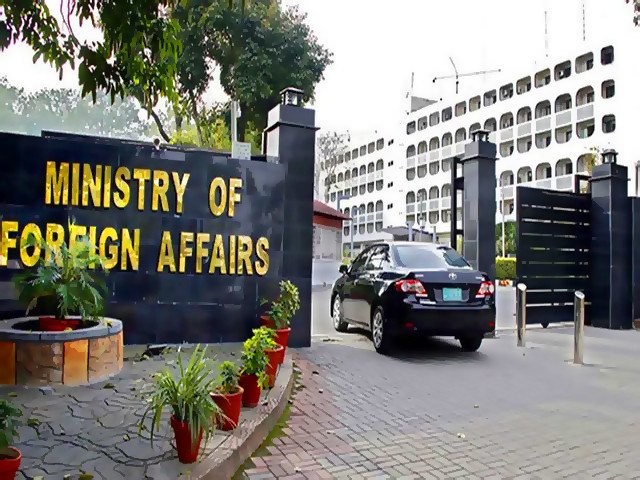 Pakistan cautious on India dialogue calls