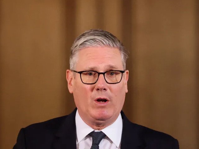 Starmer defies calls to quit