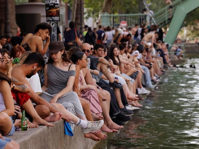 Europe swelters under heatwave