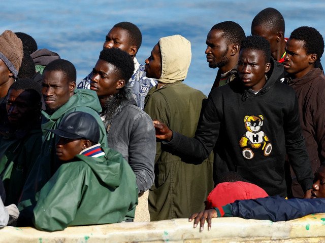 EU lawmakers approve ‘return hubs’ migration reform